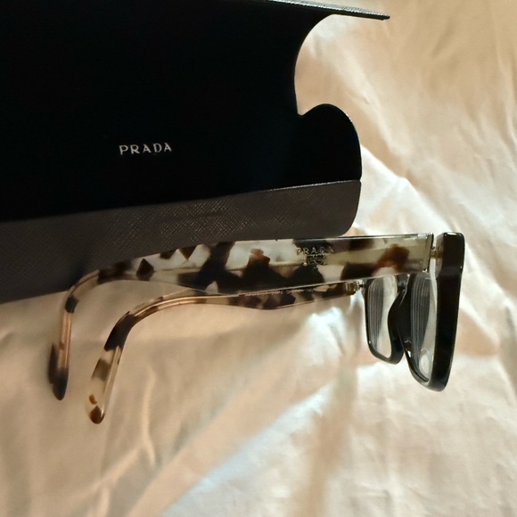 Prada Tortoise Shell Eyewear - Picture 4 of 8